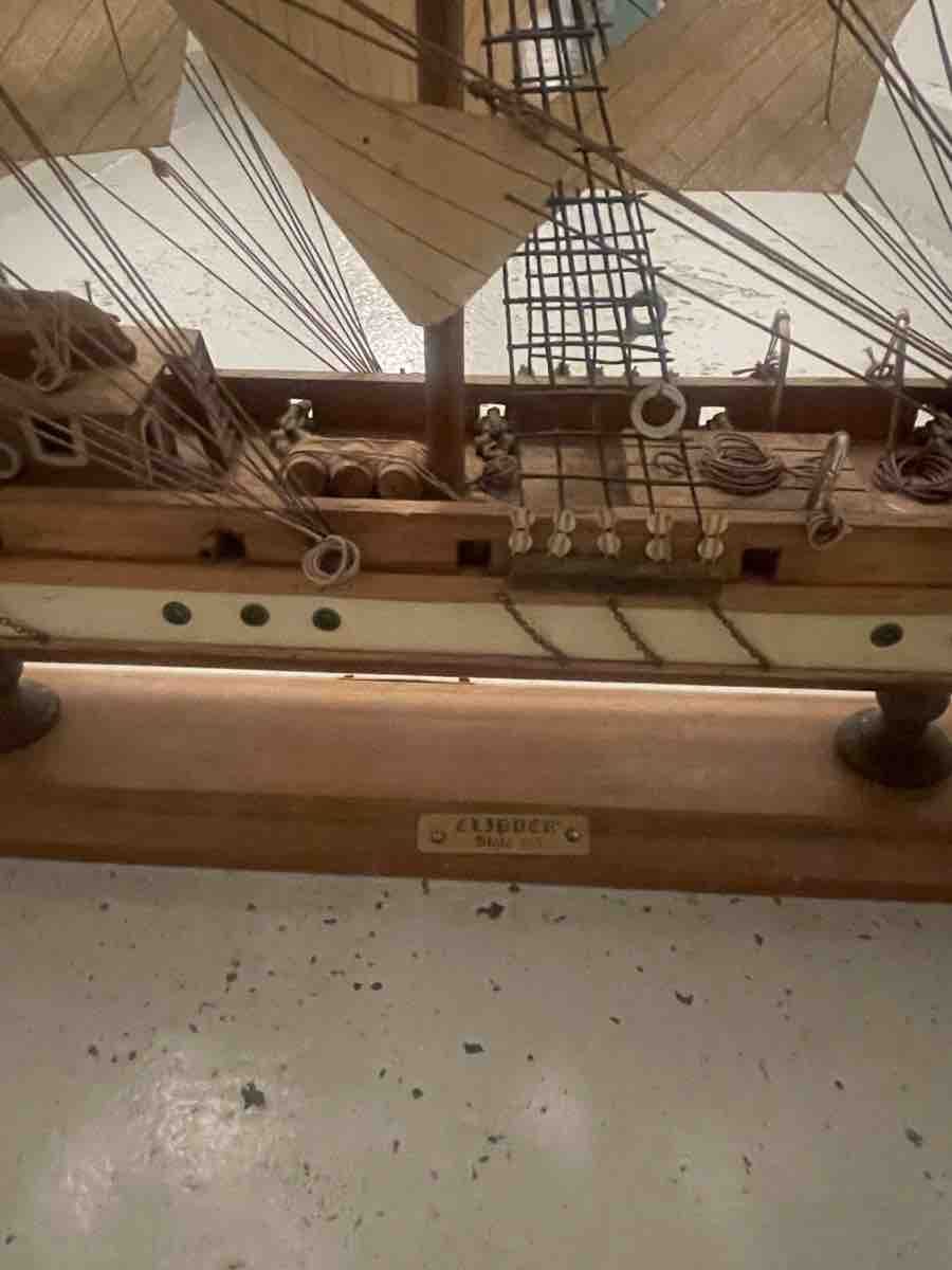 Kit di modellismo & Modellini statici: Model Ship Clipper Wooden Scale Model Decorative Item – Usato da Suhr venduto da mal_89fb 1