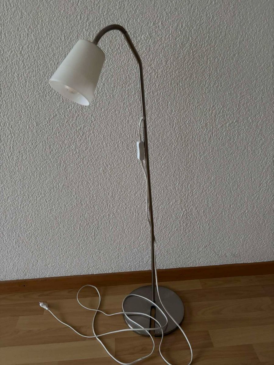Ikea Lampade: IKEA BASISK Stehlampe / Leselampe – Usato da Burgdorf venduto da iur_6898 1