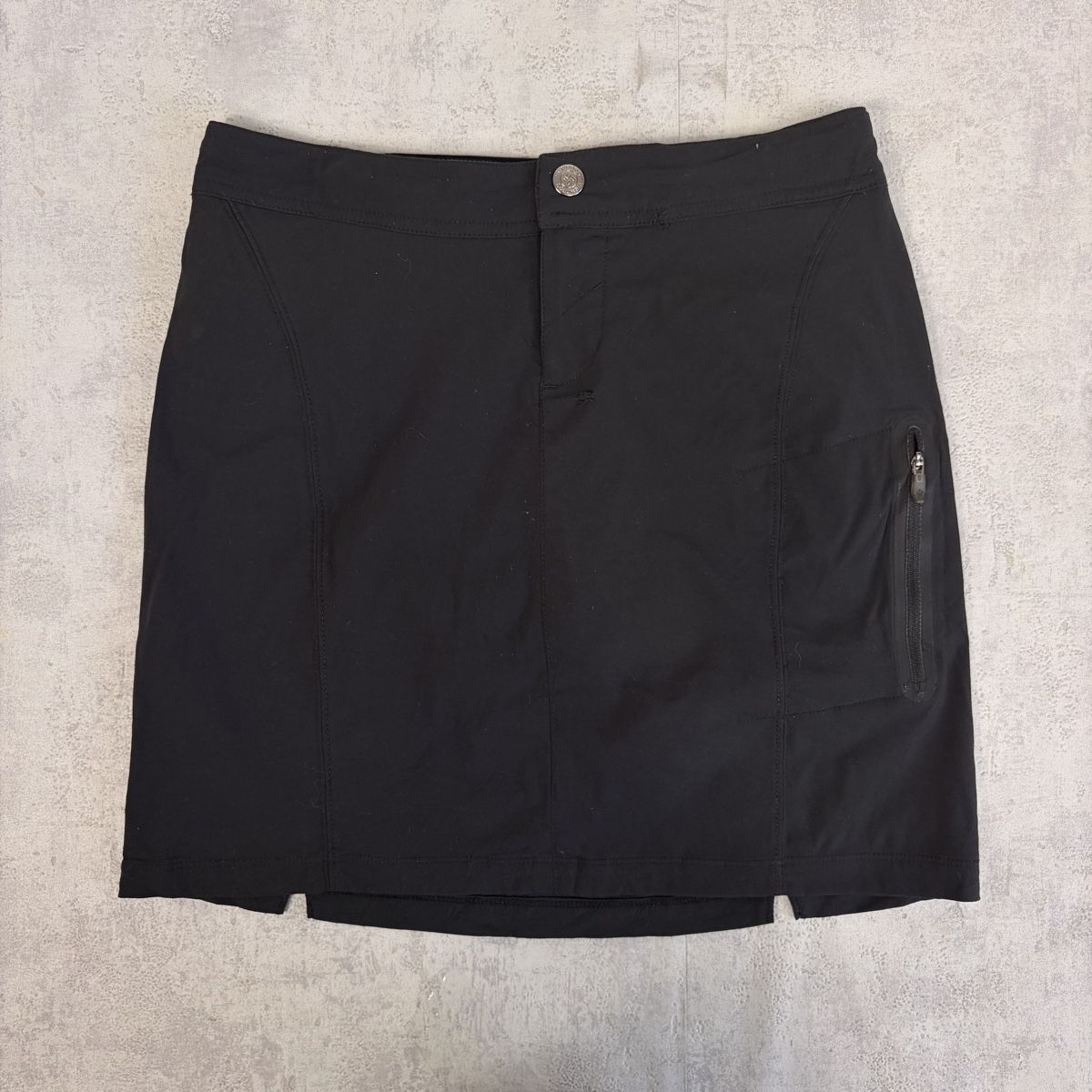Columbia Gonne: Jupe short Columbia noire - Taille 34 – Usato da Neuchâtel venduto da aliceguins