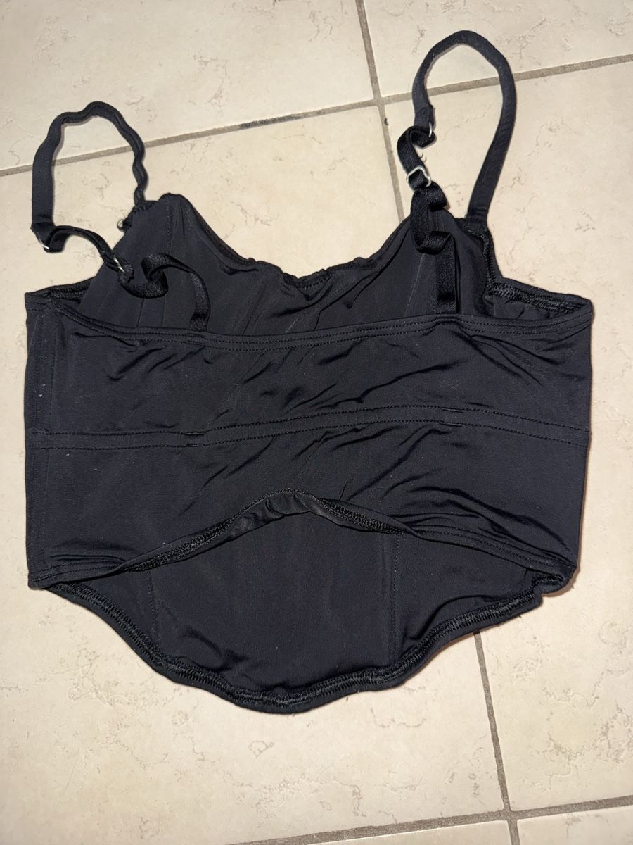 Top: Schwarzes Corset-Top Gr. XS – Nuovo (secondo la descrizione) da Kreuzlingen venduto da sop_kxw5 1