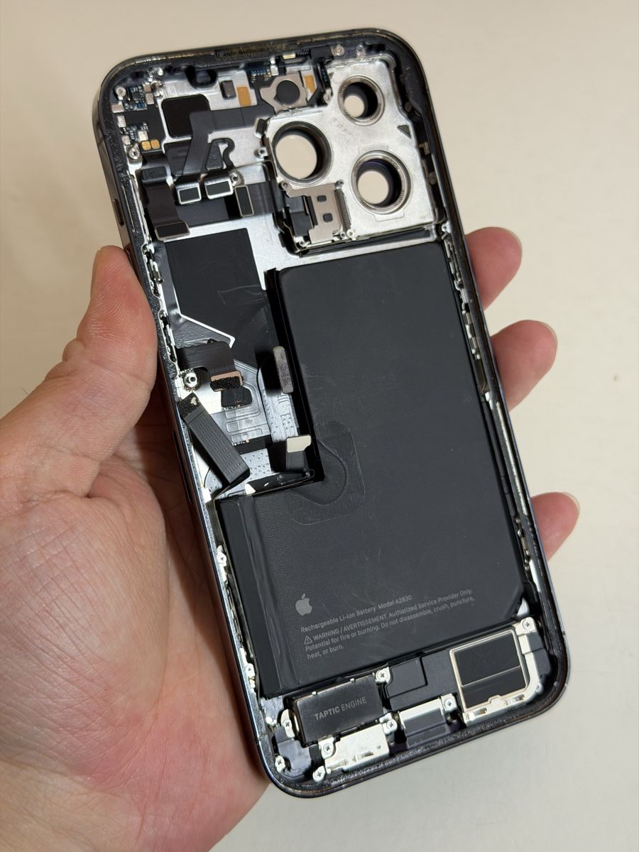 Apple Handys / Smartphones: Komplett iPhone 14 Pro Max  Gehäuse Pulled  – Gebraucht aus Chur von beverlyone 3