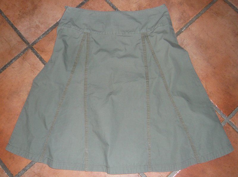 Esprit Jupes: Rock Esprit Gr S -34/36 – D'occasion à Ruggell par Btt