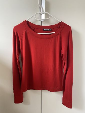 Roter Pullover Marke Annex Grösse M