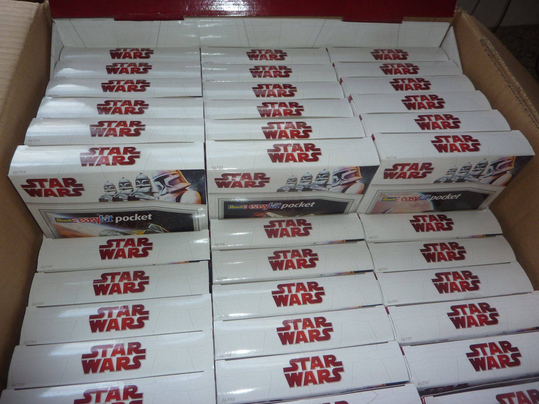 Star Wars Kits de montage: STAR WARS – Neuf avec emballage d'origine à Balsthal par bouteliee 1