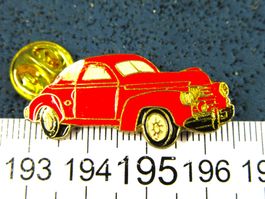 OLDTIMER ROT AUTO PIN VINTAGE 36mm
