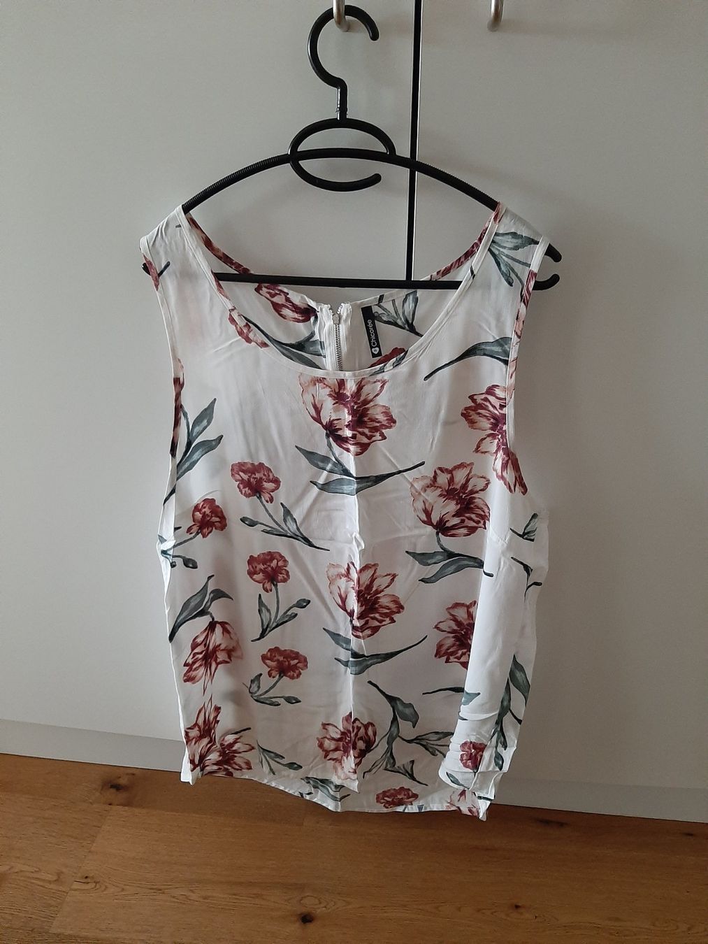 Tops: Chicoree Top Blumenmuster, Grösse XL – Neu (gemäss Beschreibung) aus Menziken von Rien1