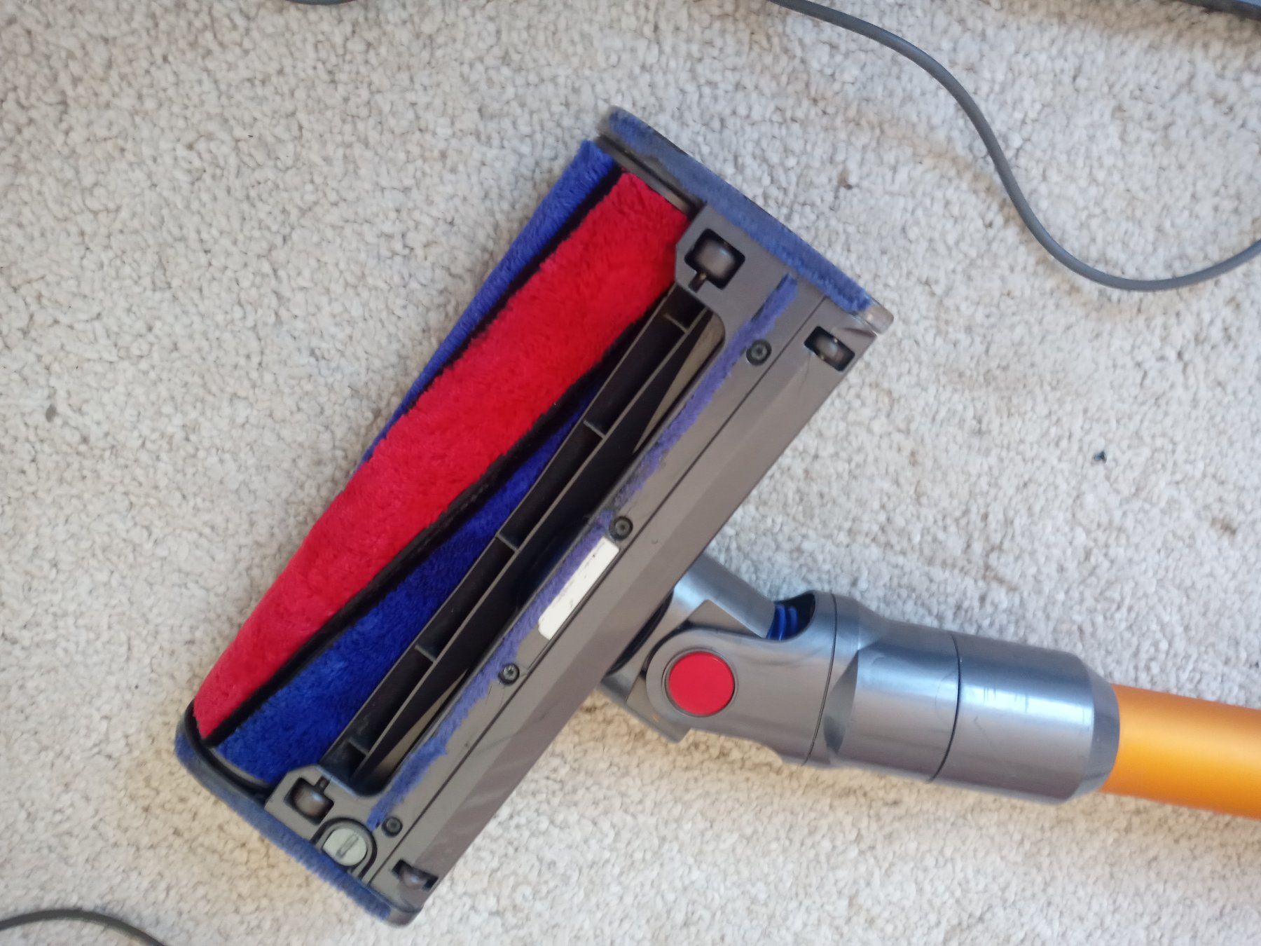 Dyson Aspirateurs & Accessoires: Handstaubsauger Dyson V8 – D'occasion à Prez-vers-Siviriez par Monija70 5