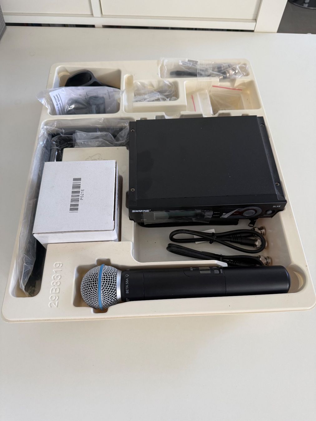 Shure Microfoni: SHURE Beta 58A  Mikrofon Set – Usato da Büsserach venduto da Schildi1989 1