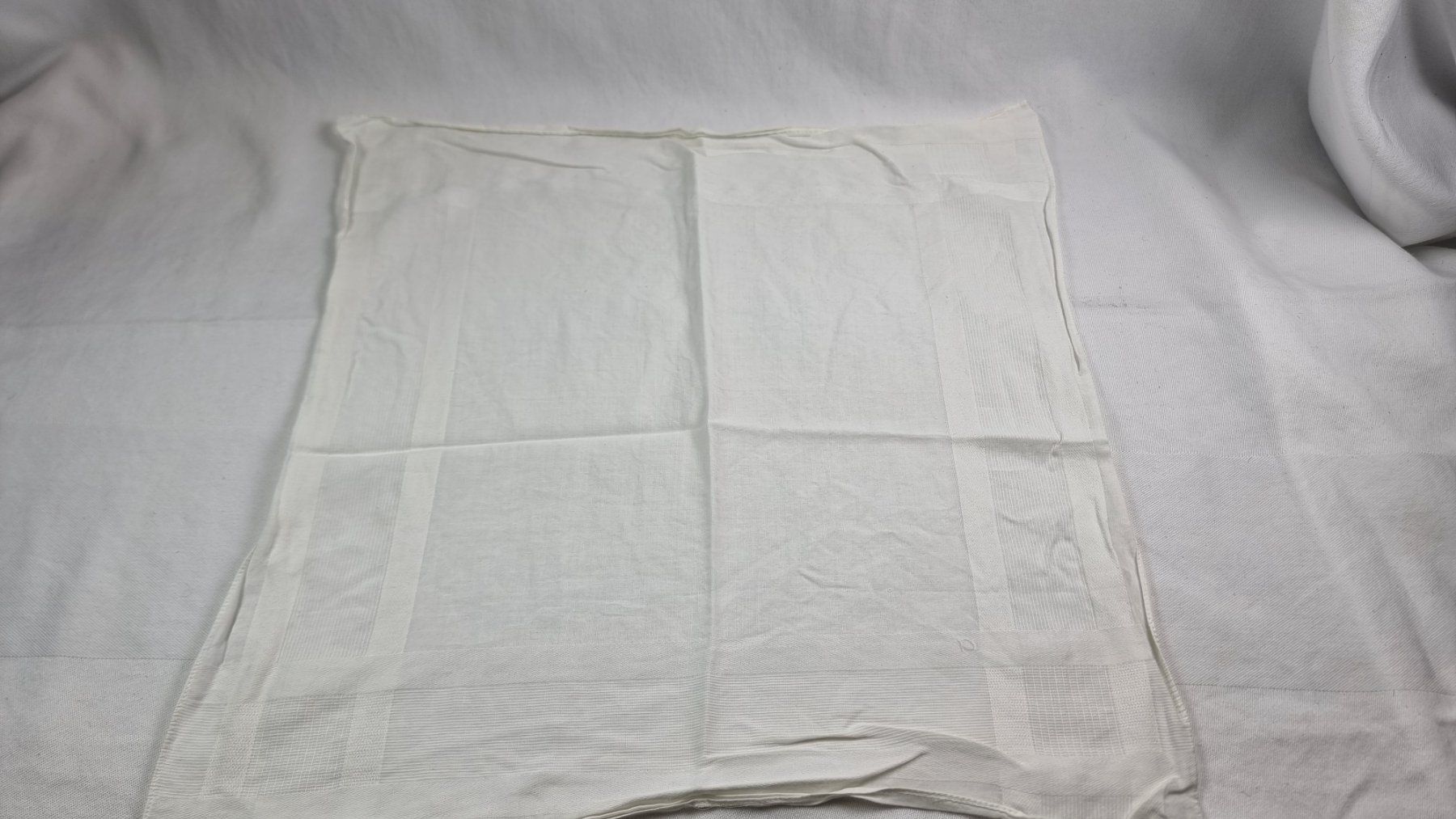Altro in  Abbigliamento & Accessori: Taschentuch- 39x39cm – Usato da Wald ZH venduto da Martin79