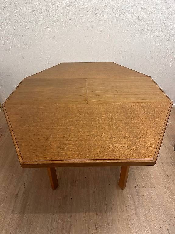 Tische: Flexibler Esstisch Eichenholz mit integrierter Verlängerung – Gebraucht aus Obernau von Arche_Noah_Brocki 6