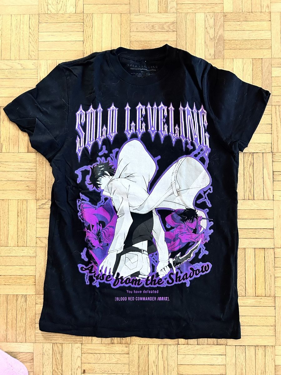 T-shirt: Solo Leveling Shirt S Hot Topic – Nuovo (secondo la descrizione) da Winterthur venduto da MetalCicada