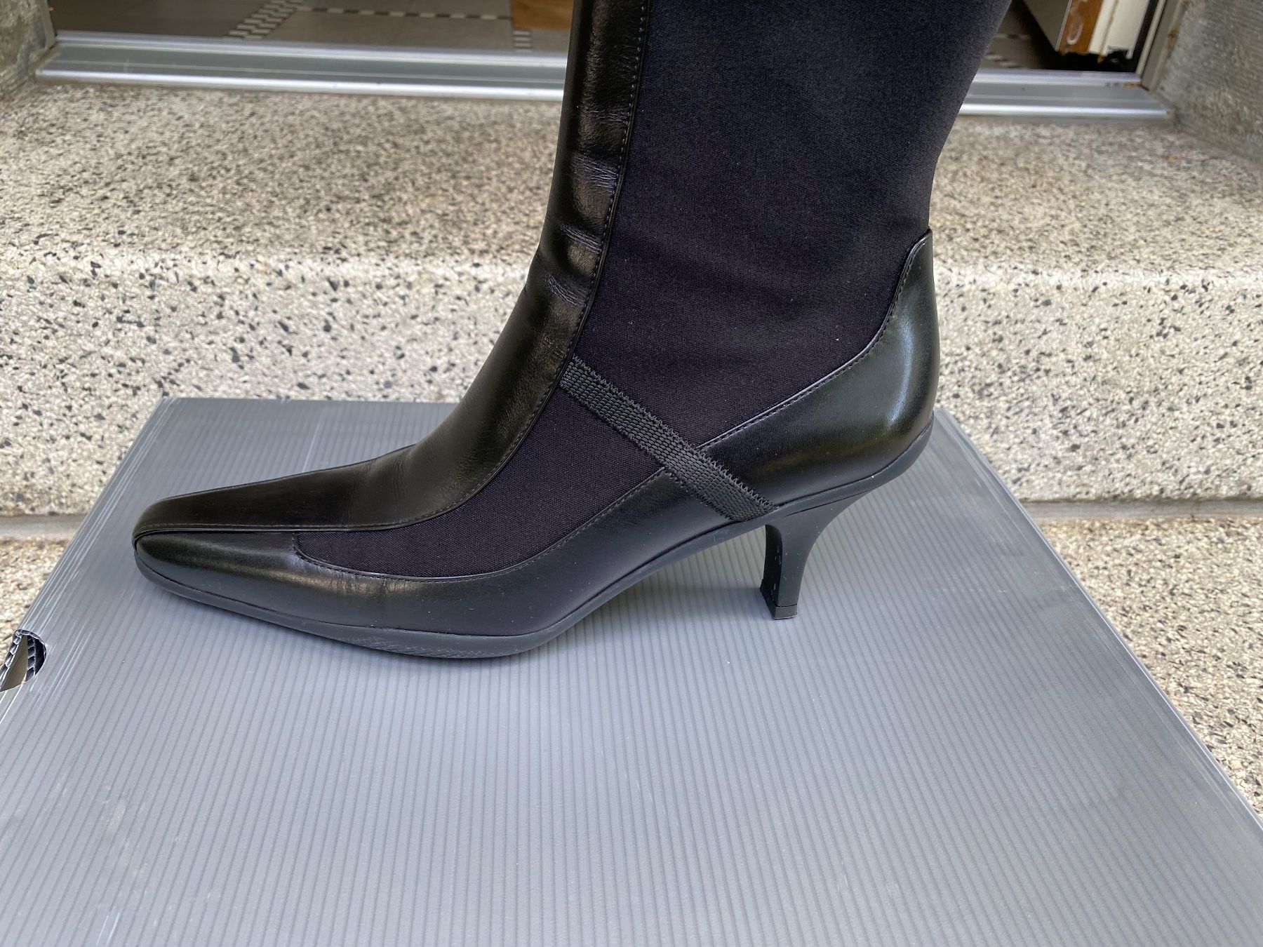 Prada Damenschuhe: Stiefeletten Prada schwarz Grösse 38 – Gebraucht aus Zürich von JDB_Vintage