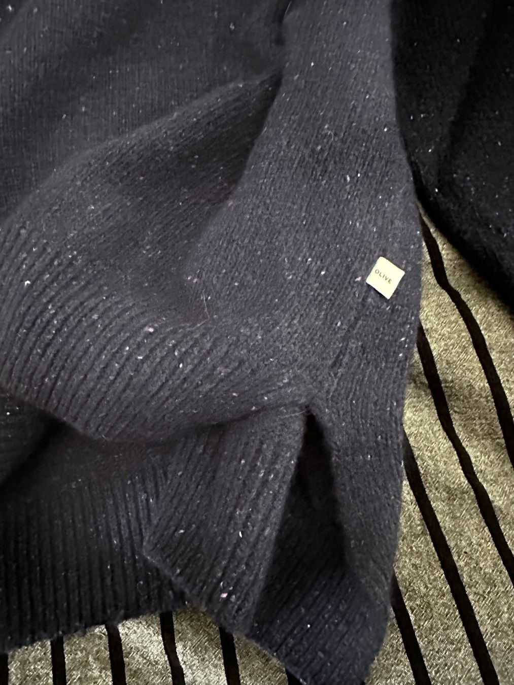 Maglioni & Felpe: Dunkelblauer Woll-Pullover - Kastiger Schnitt – Usato da Haldenstein venduto da enie123 2