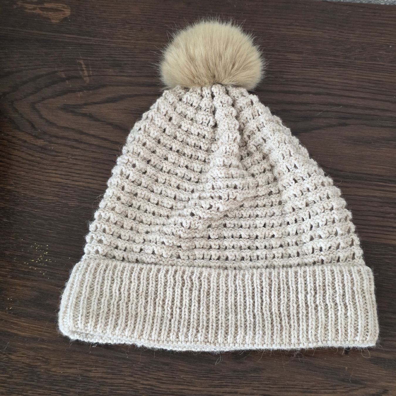 C&A Hüte, Mützen & Caps: Strickmütze mit Bommel beige  – Gebraucht aus Rheinsulz von Gilea 4