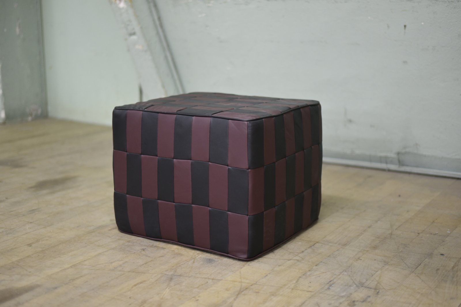 Hocker: Designer Patchwork Hocker aus Leder – Gebraucht aus Lichtensteig von UsedINStore 3