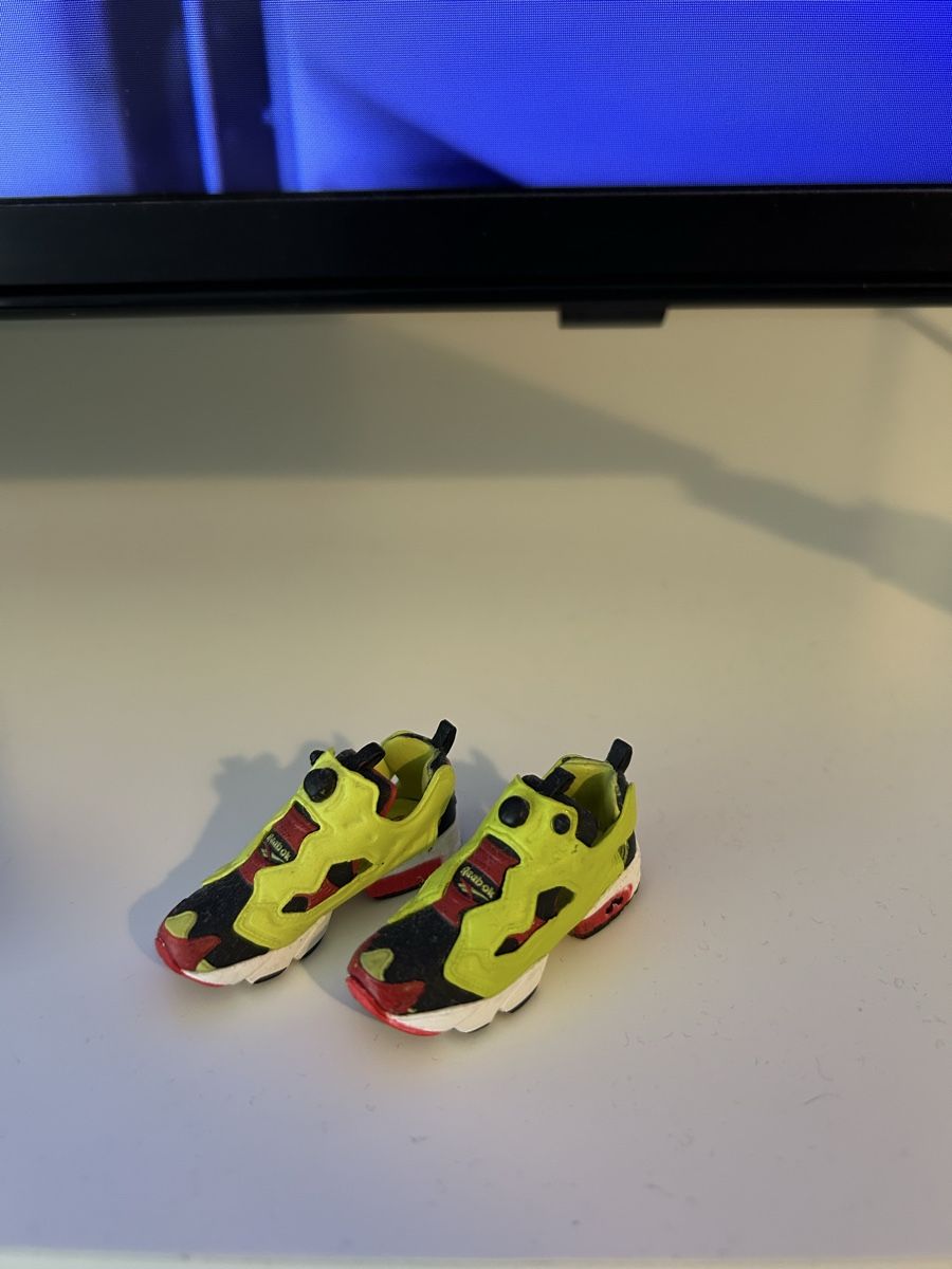 Giocattoli: Reebok Insta Pumps Figur von Japan – Nuovo (secondo la descrizione) da Zürich venduto da ten_dhq7