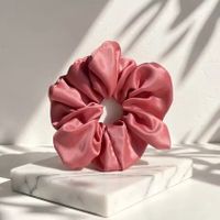XL Seiden-Scrunchie – Elegantes Rosa – Handgefertigt – Neu!