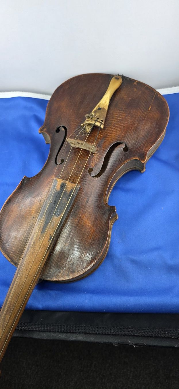 Alle Dekorationen: Violine (Dachbodenfund) – Antikes Deko-Objekt – Gebraucht aus Ebikon von Fredieluz 1