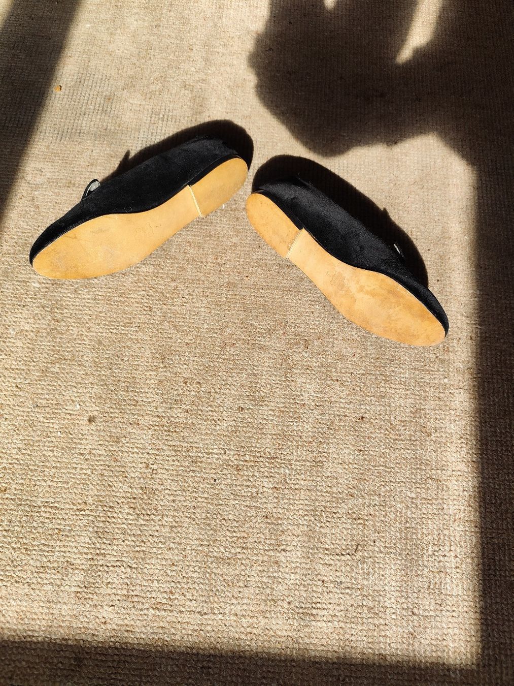 Damenschuhe: Slippers en velour brodé – Neu (gemäss Beschreibung) aus Montreux von prl_z2lr 2