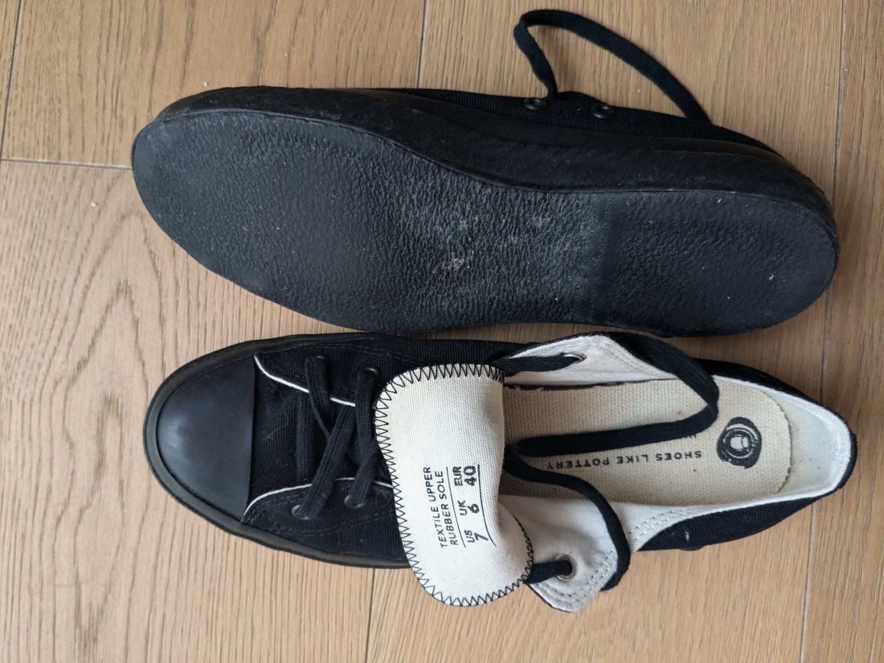 Chaussures femmes: Schwarze sneakers Gr. 40 Japan – D'occasion à Zürich par vdenisa1 1