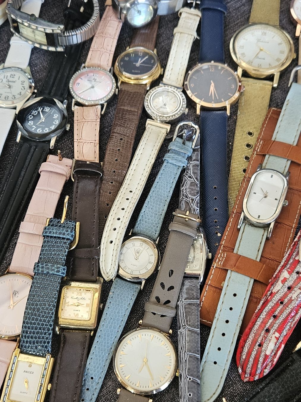 Orologi: Unkontrolliert Damenuhren lot Uber 100x – Usato da Flamatt venduto da pie_f9zm 3
