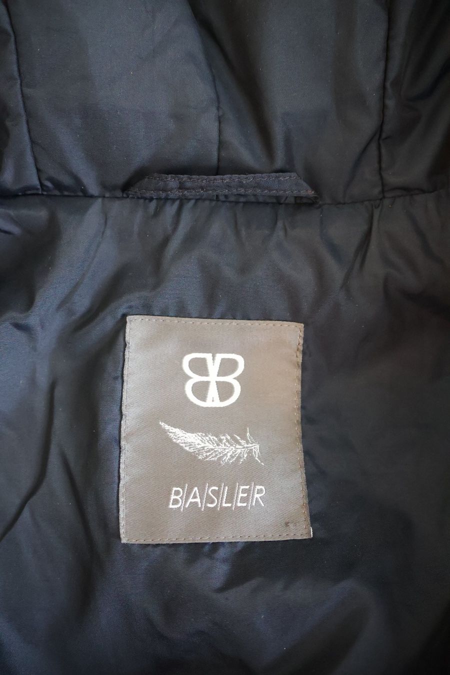 Basler Cappotti: Dunkelblauer Steppmantel von Basler – Usato da Winterthur venduto da jul_v9wx 3