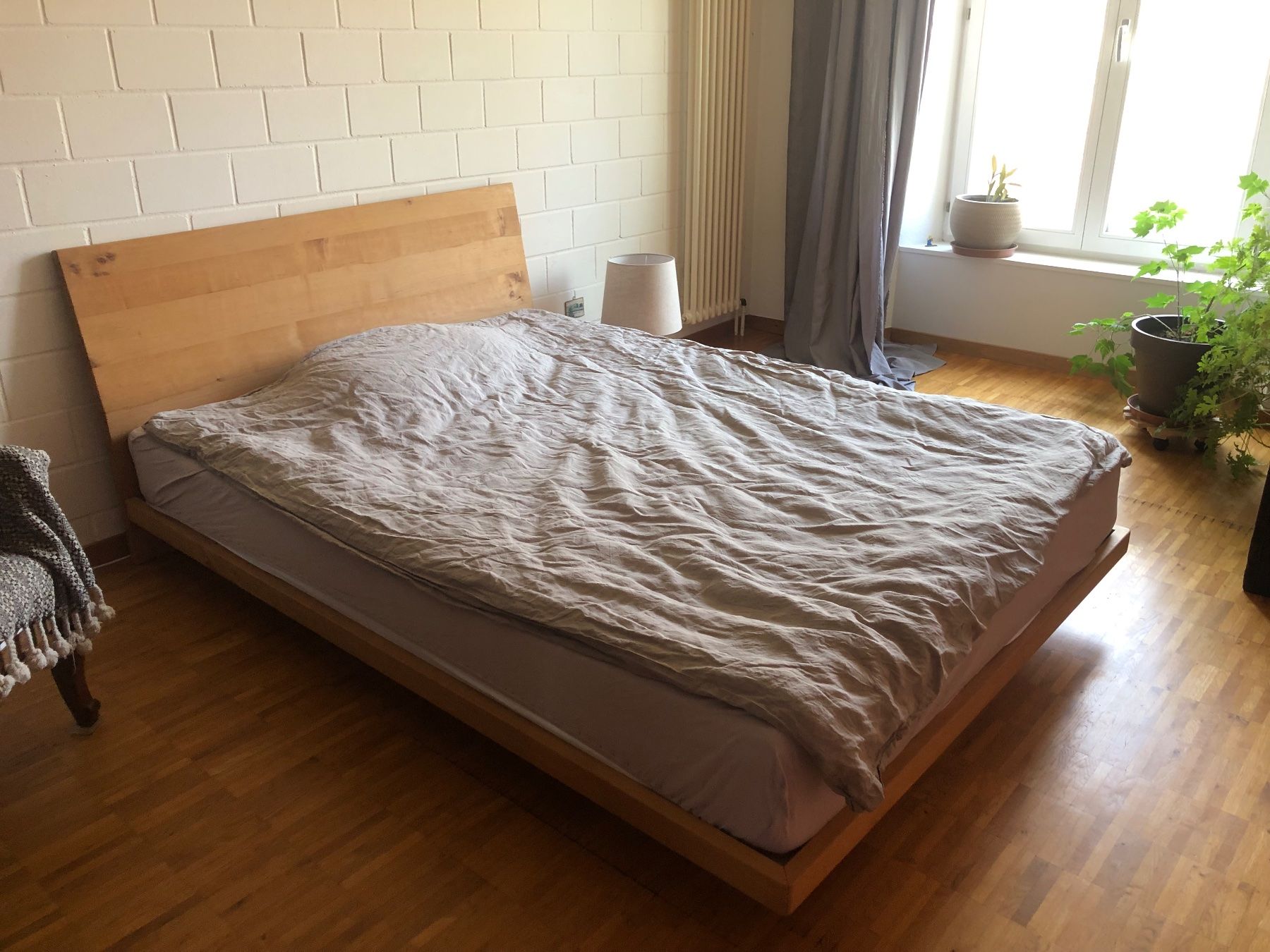 Lits: Bettgestell Einzelanfertigung MIT BETTINHALT – D'occasion à Aarau par Razzia