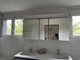 Spiegelschrank