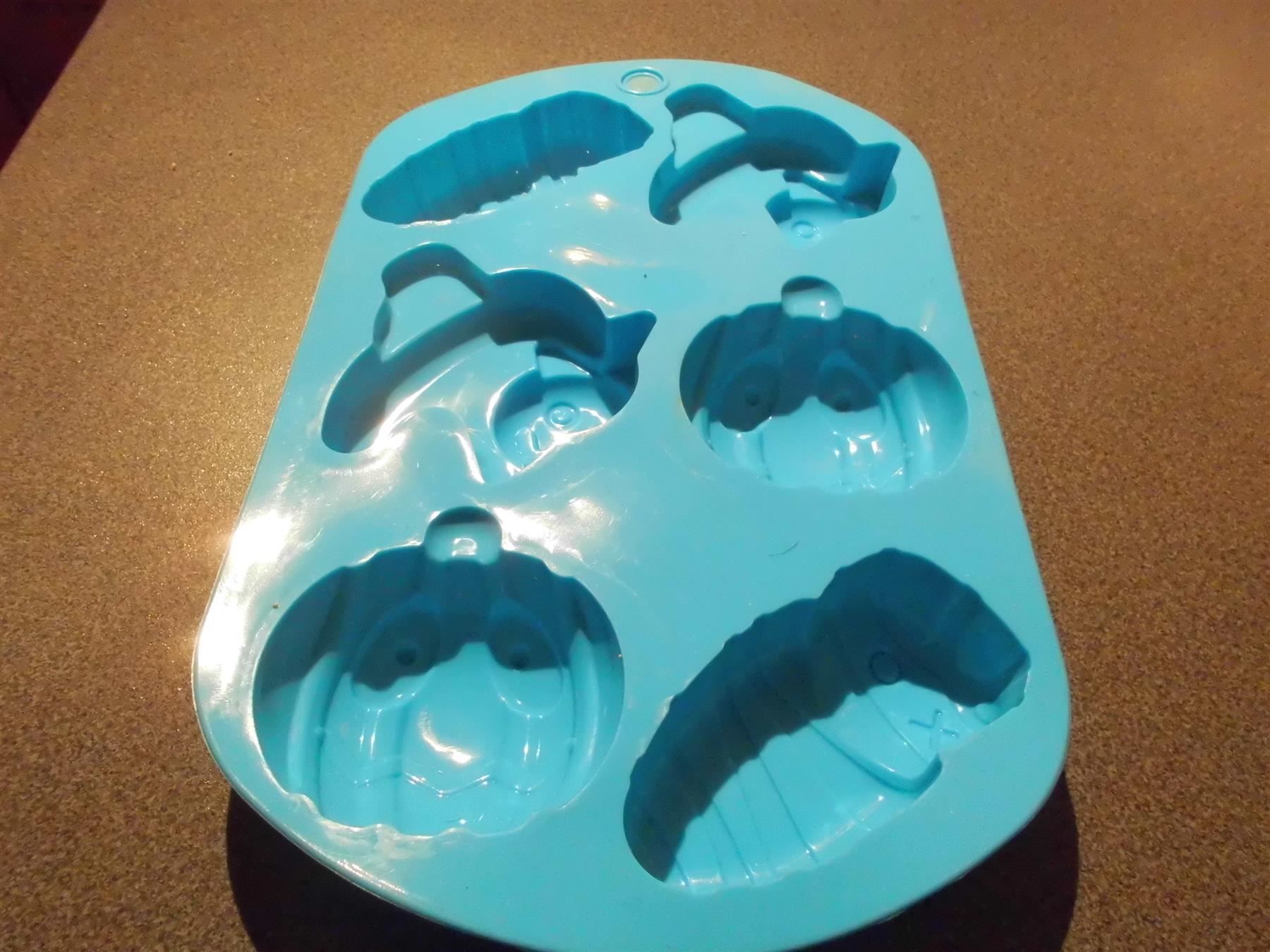 Moules à gâteaux: Silikon Form, Katzen/Käfer etc. blau – Neuf avec emballage d'origine à Zürich par abraxas1291 1