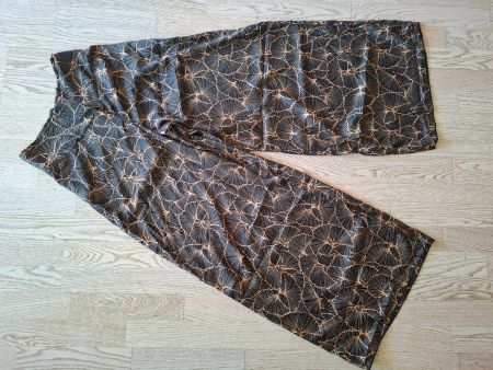 Weite, fliessende Hose mit Seide. Gr. S