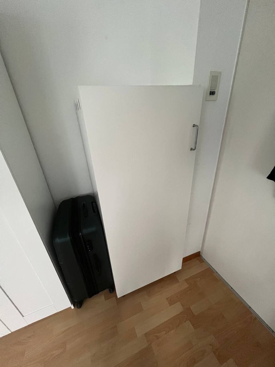 Armadi: Schrank Gratis per Abholung – Usato da Luzern venduto da Amirmarzieh