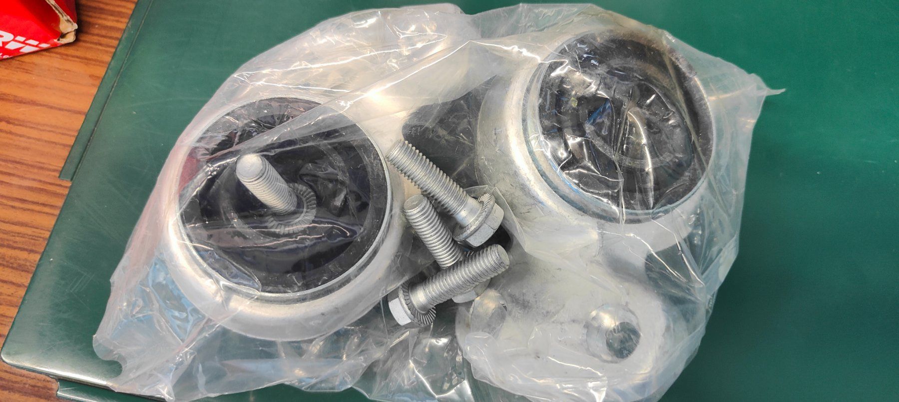 BMW Tutti pezzi di ricambio auto: Hydrolager für BMW E46 und E86 – Usato da Jona venduto da BMW_M5_Power 1