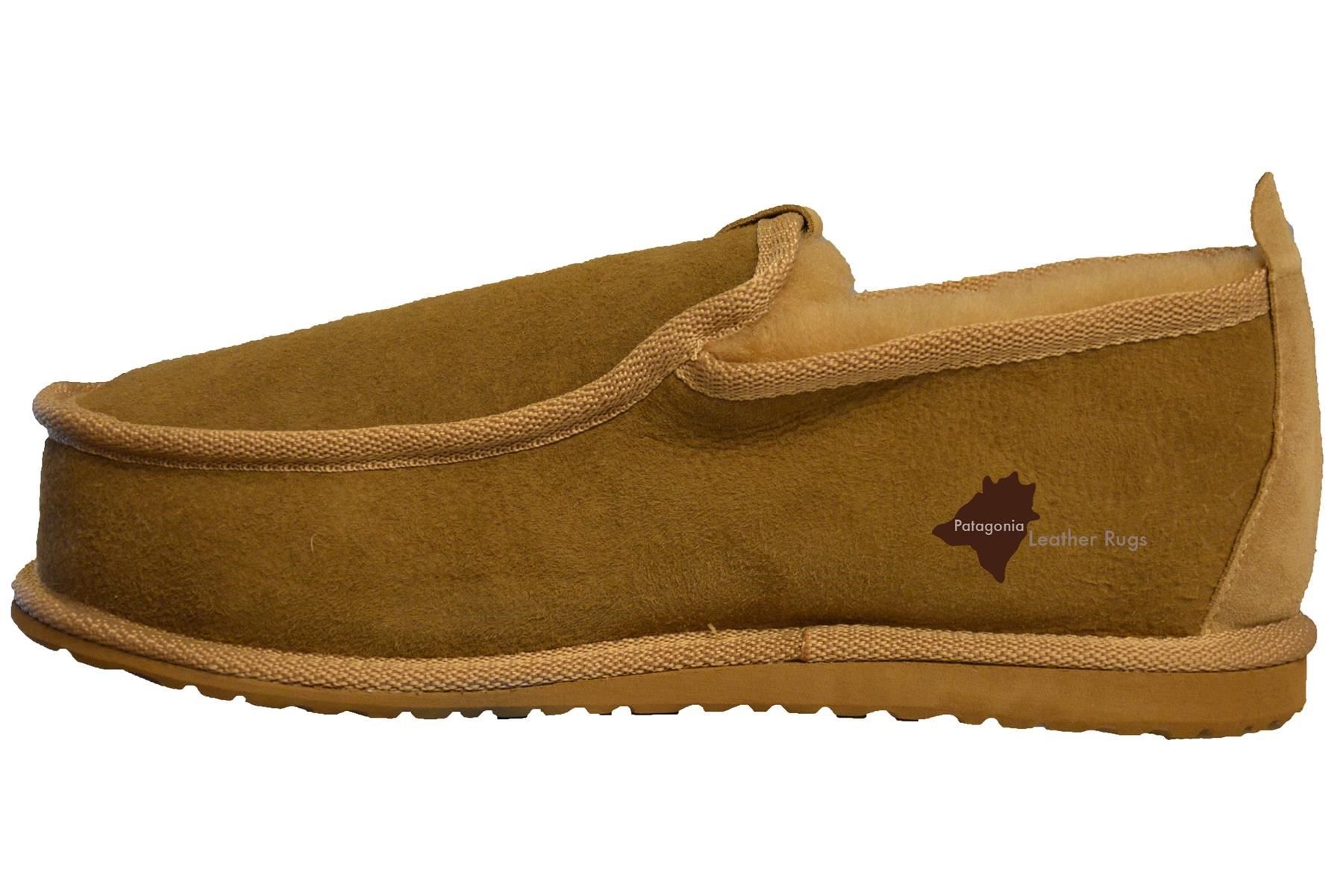 Scarpe da uomo: Hausschuhe neu echt Lammfell Beige – Nuovo e nell'imballaggio originale da Arbedo venduto da patagonialeatherrugs