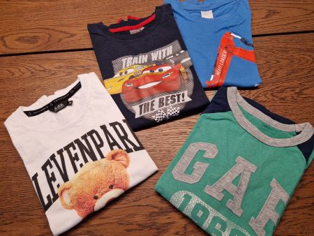 Kleiderpaket 4 Langarmshirt Gr. 128