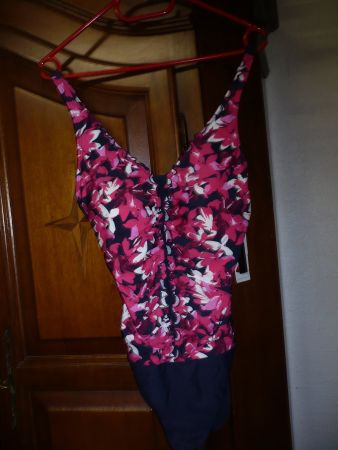 PETIT FLEUR schönes Badekleid Gr. 44B neu