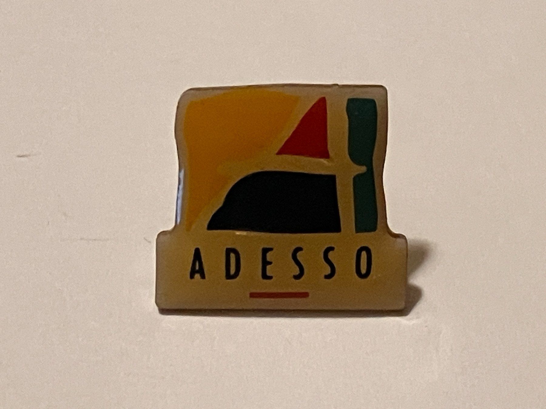 Placchette & Badge: 1 Pin Adesso – Usato da Basel venduto da djwwpp