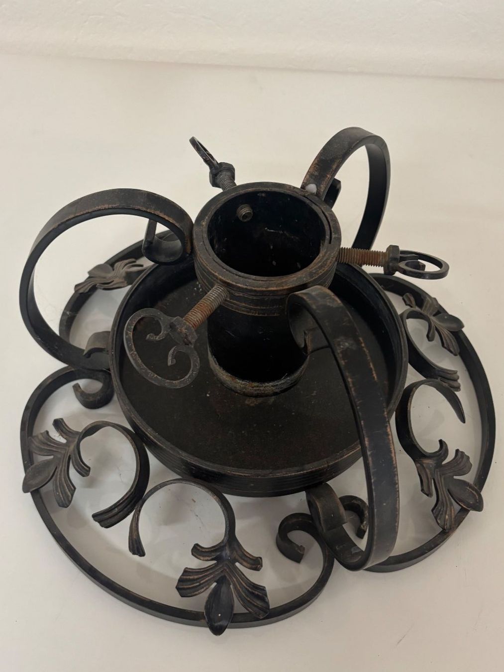 Basi per albero di Natale: Ständer Tannenbaum Vintage dunkel Metall – Usato da Wettingen venduto da Wendemarket 1