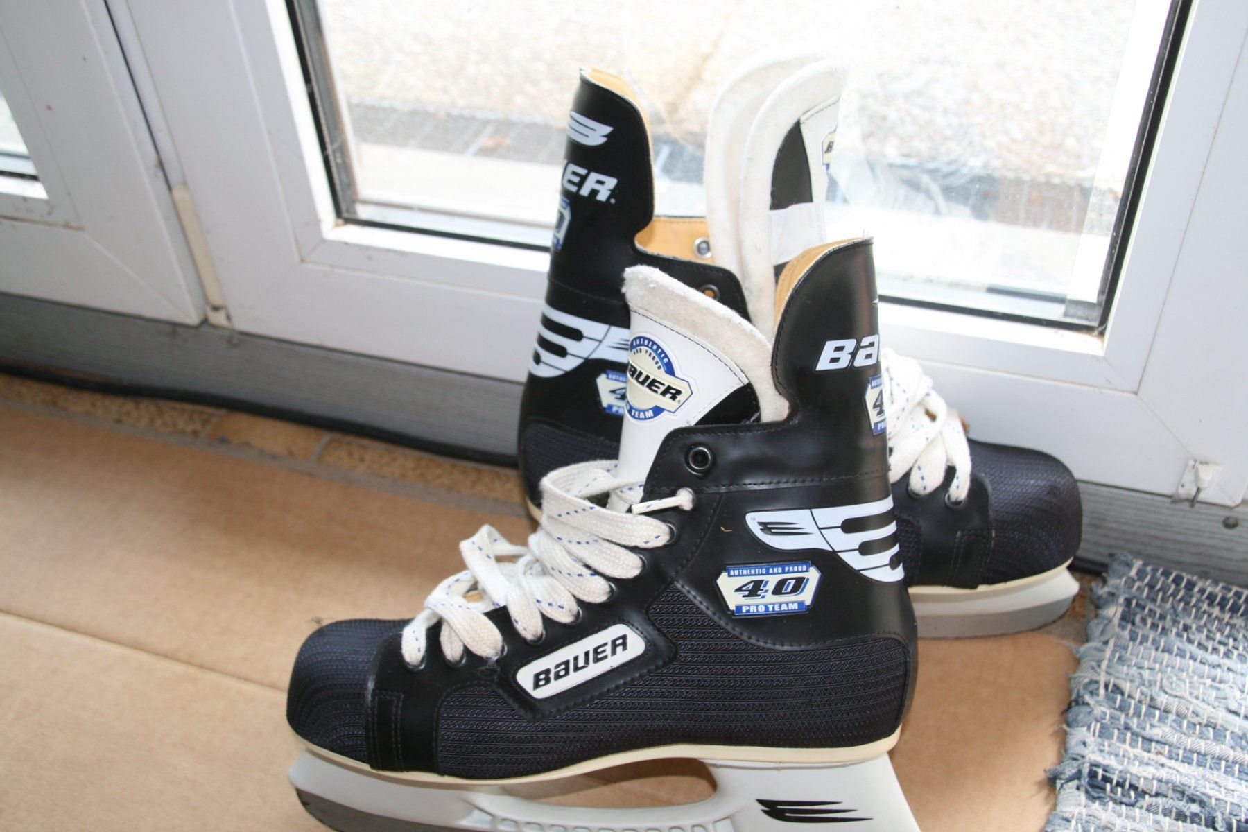 Bauer Schlittschuhe: BAUER SCHLITTSCHUHE PATINS A GLACE 41 EU – Neu (gemäss Beschreibung) aus Develier von Syncope 2