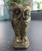 Kleine alte Messingfigur Eule massiv, Höhe 6 cm