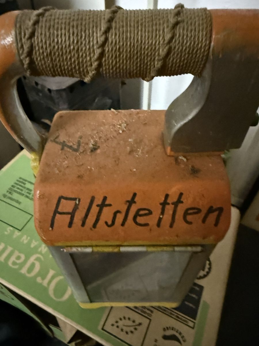 Swiss Alle Werkzeuge: Lampe "Altstetten" mit Griff und Tragegriff 40 Zeichen – Gebraucht aus BASEL von zum_schneugge 3