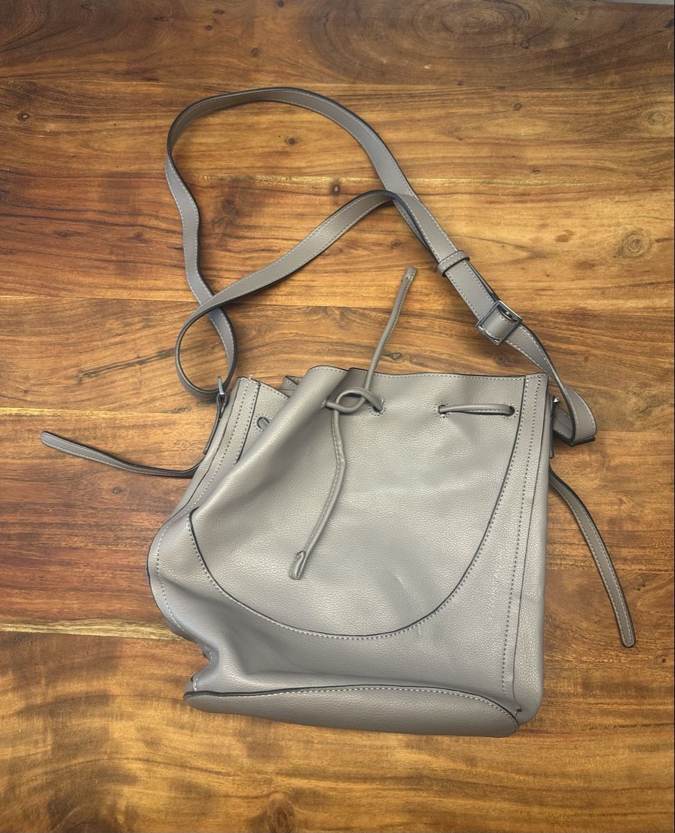 Borse da donna: Graue Handtasche / Umhängetasche – Usato da Bonstetten venduto da Filetti99 1