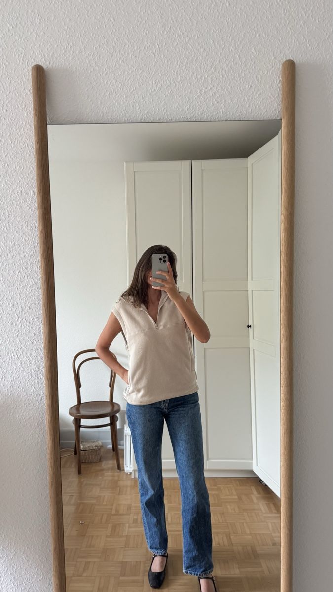 Weekday Gilets & Westen: Fleece Vest Beige, XS von Weekday – Gebraucht aus Zürich von Aya03