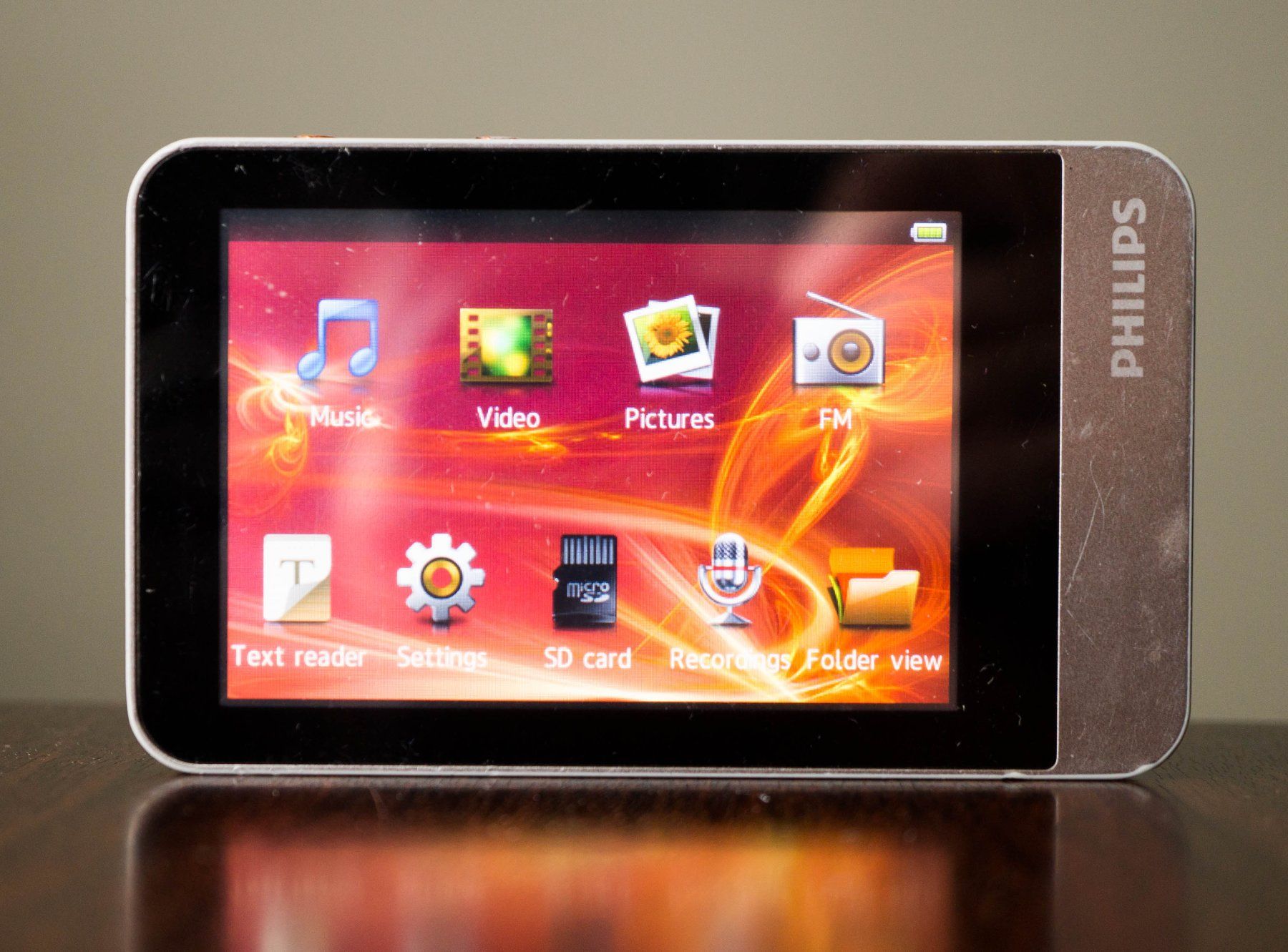 Philips Tragbarer Mediaplayer: Philips GoGear 4GB Touchscreen + FM Radio + Record + SD Card – Gebraucht aus Thörishaus von vintagger 9