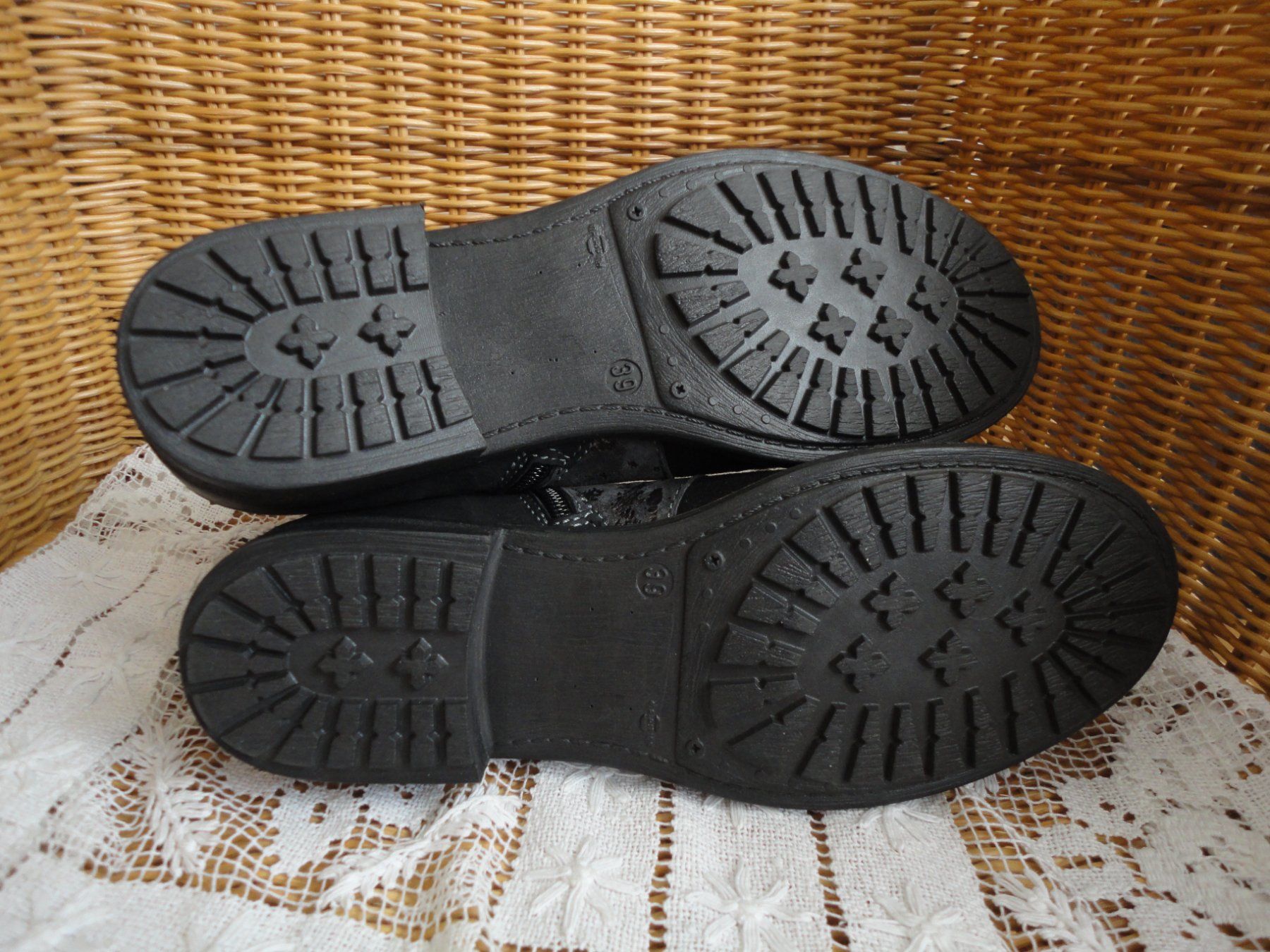 Damenschuhe: Stiefelette grau-schwarz Gr. 39 NEU, VERSAND – Neu und originalverpackt aus Strengelbach von Traumgarten 3