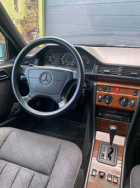 Mercedes-Benz Automobili: Mercedes Benz E200 W124 – Difettoso da Ardon venduto da a_laroyale 2