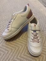 NEUE Fila Sneaker 35