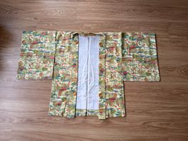 Traditioneller japanischer Haori (Kimono) hellgrün