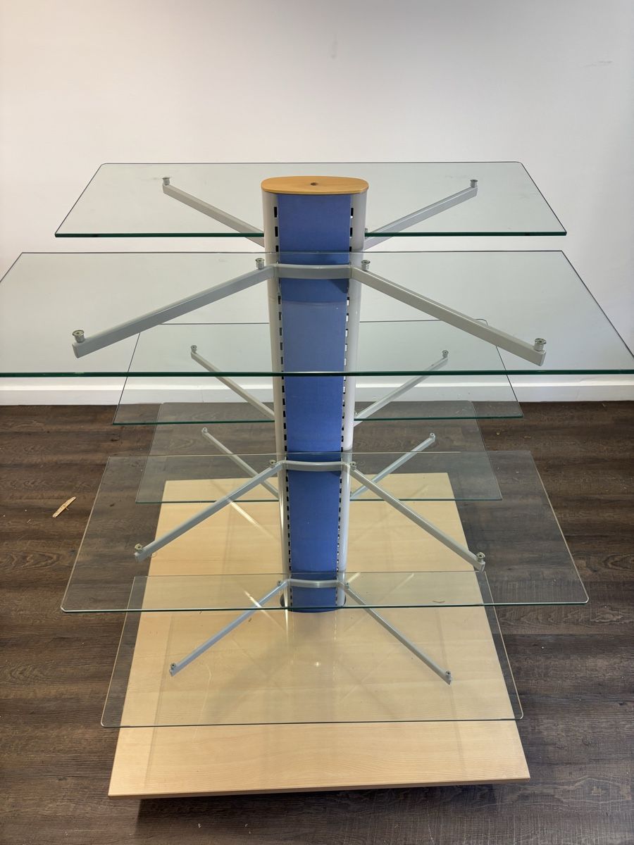 Regale: Laden/ Ausstellungsregale – Gebraucht aus Schaan von Noah_05