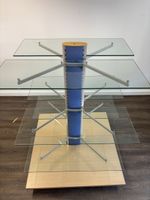 Laden/ Ausstellungsregale