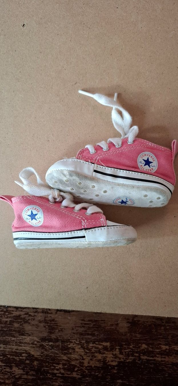 Converse Scarpe per ragazzi: Pantoufle Converse rose bébé 3/6mois, taille 18 – Usato da Lausanne venduto da GeoTrouvetou1952 1